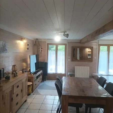 A La Montagne Apartman *